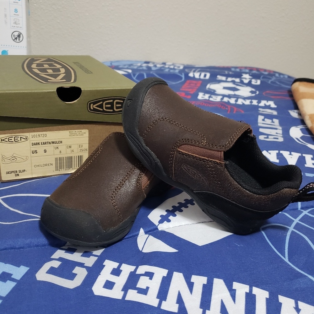 NWT KEEN Little Boys Shoes